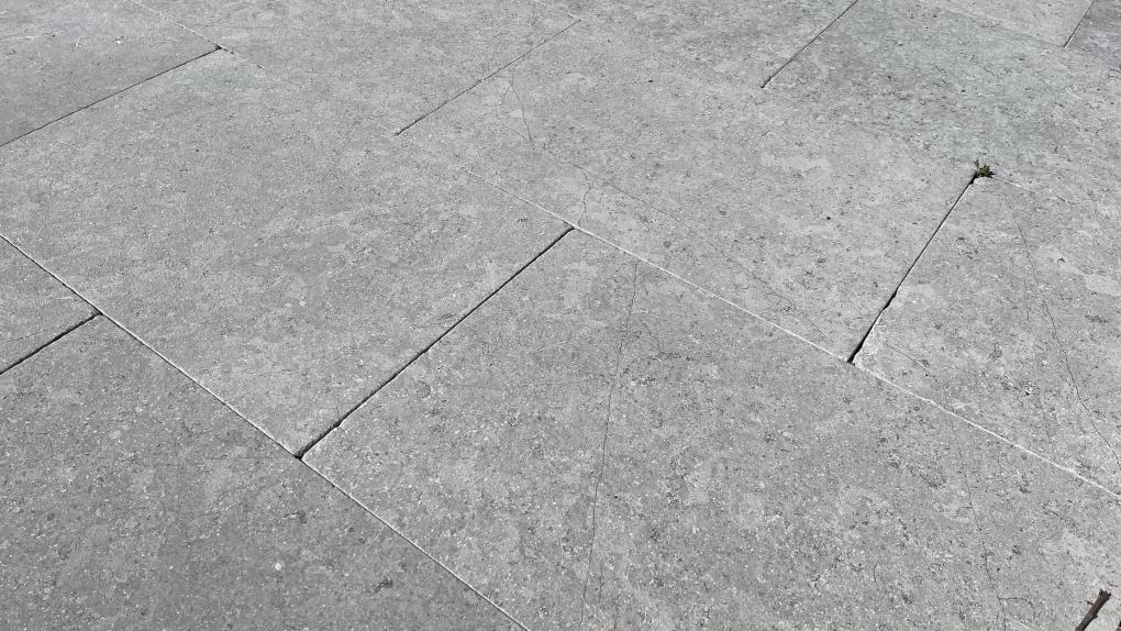Terrassenplatten Kalkstein "ANUBIS" (braun-grau) -antik-