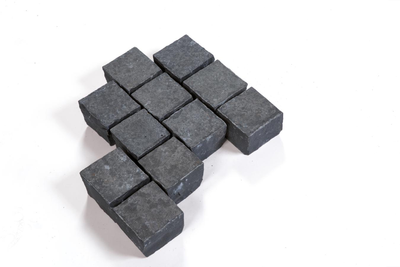 Pflastersteine Basalt "SANDOKAN ELEGANCE" (anthrazit-schwarz) -geflammt- 10x10x8 cm