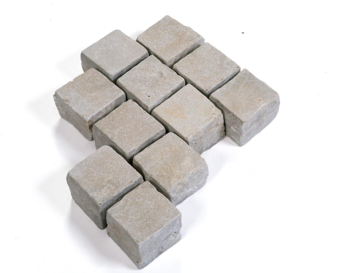 Pflastersteine Kalkstein "ANUBIS" (braun-grau) -antik- 10x10x8cm
